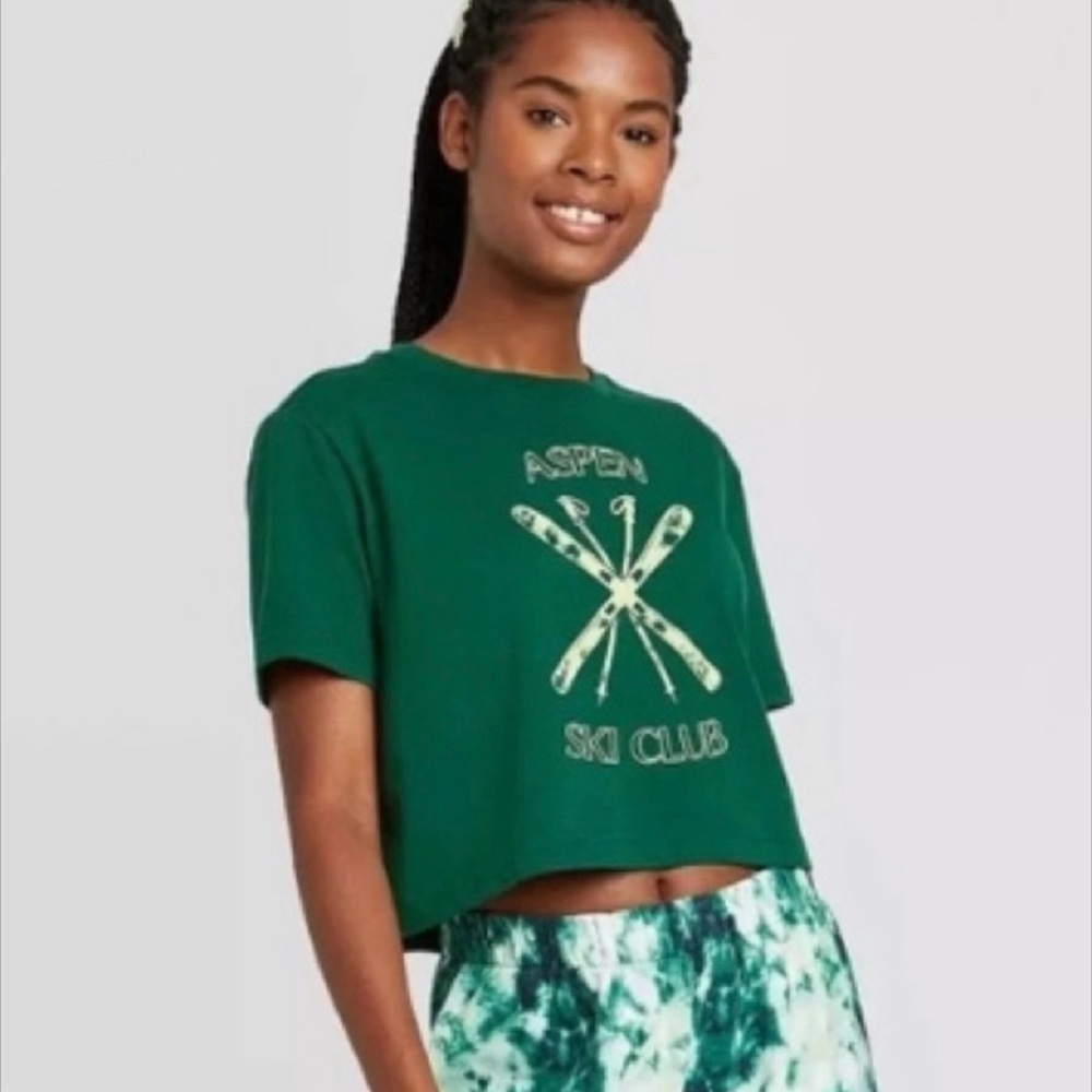 NWOT Colsie Aspen Ski Club Green Crop Top
